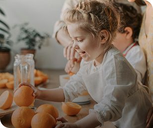 enfant qui cuisine